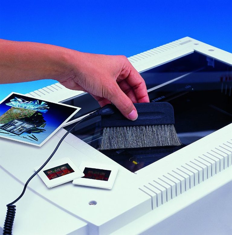 StaticWisk101 AntiStatic Brush 4″ w/ Grounding Cord